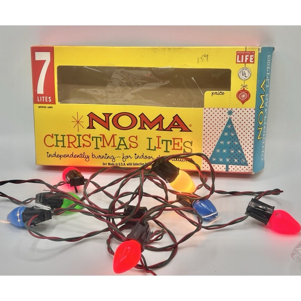 1950's vintage box of 15 NOMA Christmas Lites with original packaging.